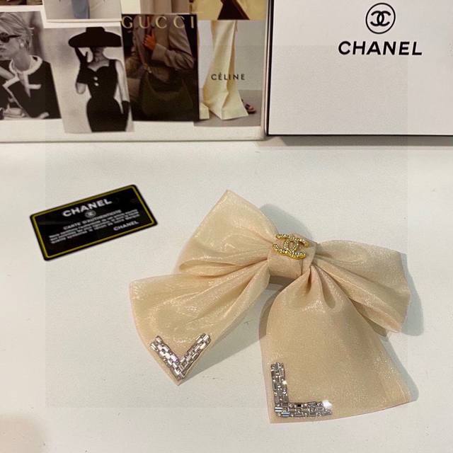 配专柜包装 Chanel 香奈儿 最新爆款蝴蝶结中古五金发夹# 信我 人手必备的单品 这件必须买 洋气神仙颜值 小仙女要收了它 谁戴谁好看