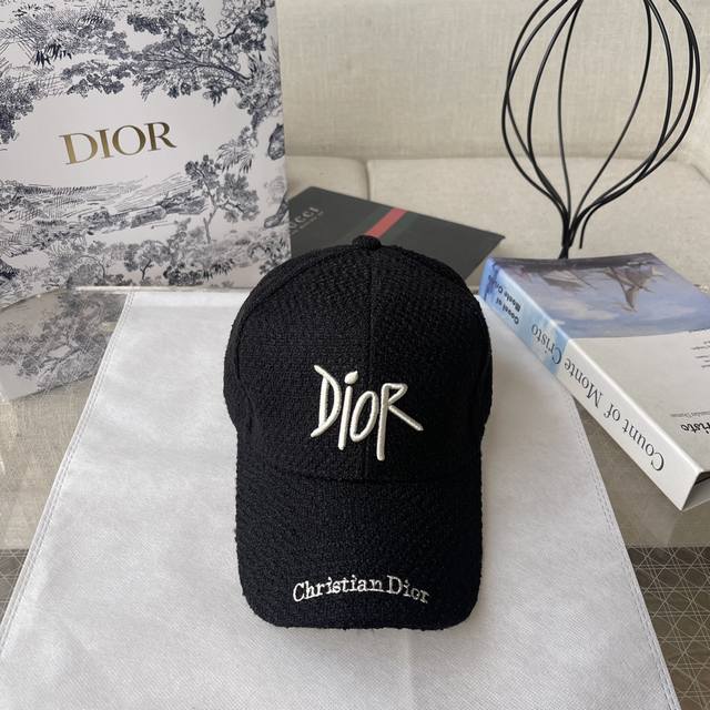 Dior 新款原单棒球帽 精致格调 很酷很时尚 质量超赞