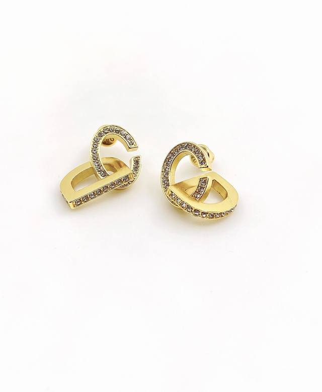 D*Or 最新款c吊d耳环 一致zp黄铜材质