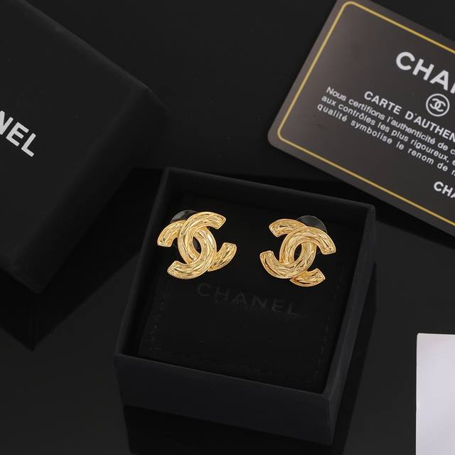 小香新款 Chanel香奈儿 菱格耳钉 原版一摸一样的原单货 高端定制 原版黄铜 每一个细节媲美专柜正品 业内仅此一家全世界专柜自购正品打 7