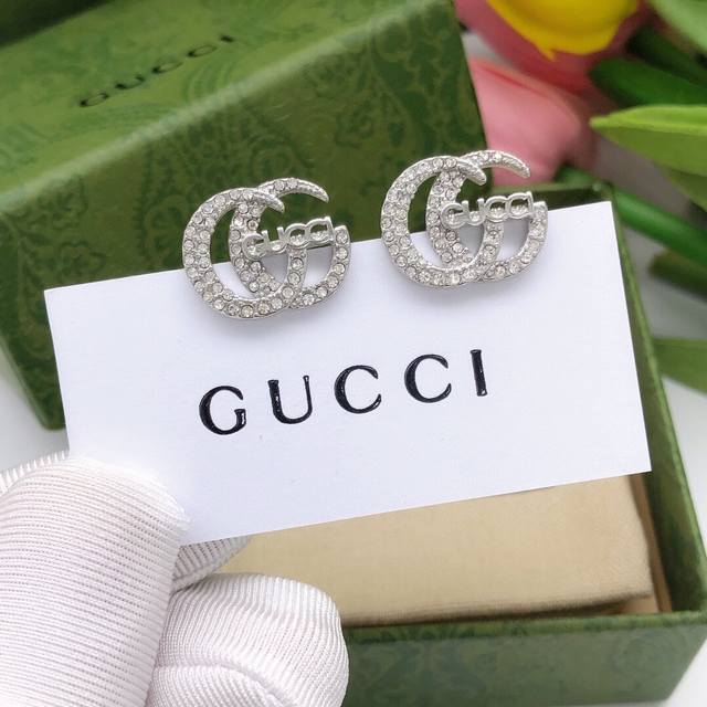 编号ge 064 Gucci双 G镶钻银色耳钉耳环耳圈设计 原单打造 顶级奢华