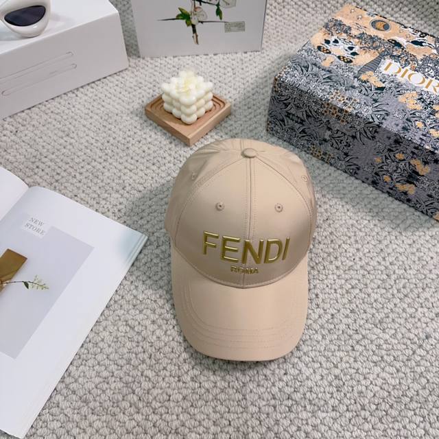 Fendi 芬迪 时装棒球帽新款 流行趋势 喜欢看到收哦 质量超赞哦