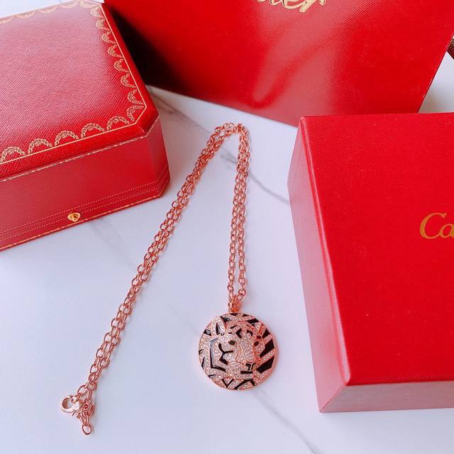 Cartier 卡地亚项链豹子系列 满钻豹子项链 原版一致比例 超精工制作 采用进口银电镀厚金 不褪色不过敏 升级版