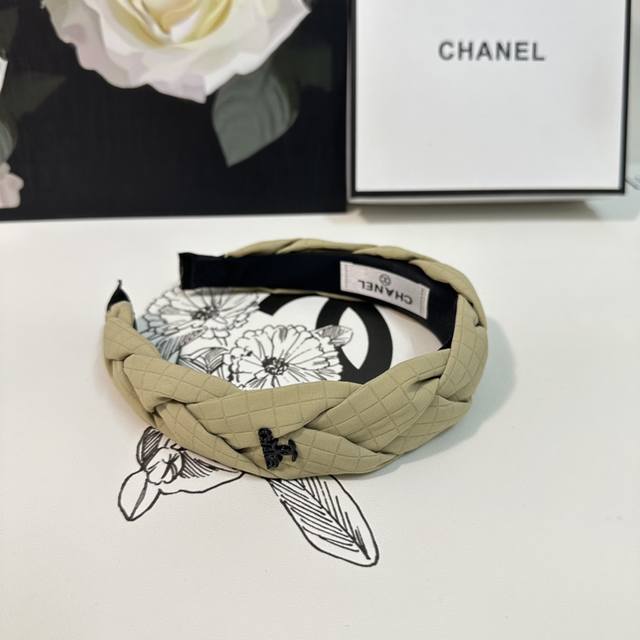 配专柜包装 Chanel 香奈儿 最新发箍 小仙女快入手 特殊材质 不嘞头 可盐可甜