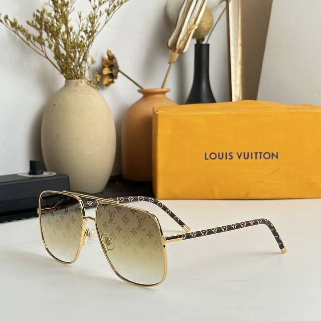 Louis Vuitto*Model Z2 1U Size 68口14-1