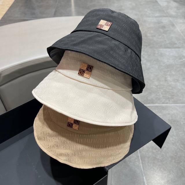 罗意威 Loewe 23春夏新款韩版休闲原版设计渔夫帽质感超好 外部线条定位标准 做工精细 简约大气低价走量