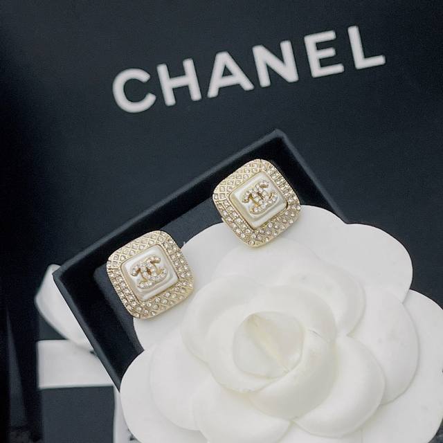 实拍高端品质专柜同步 Chanel经典双c