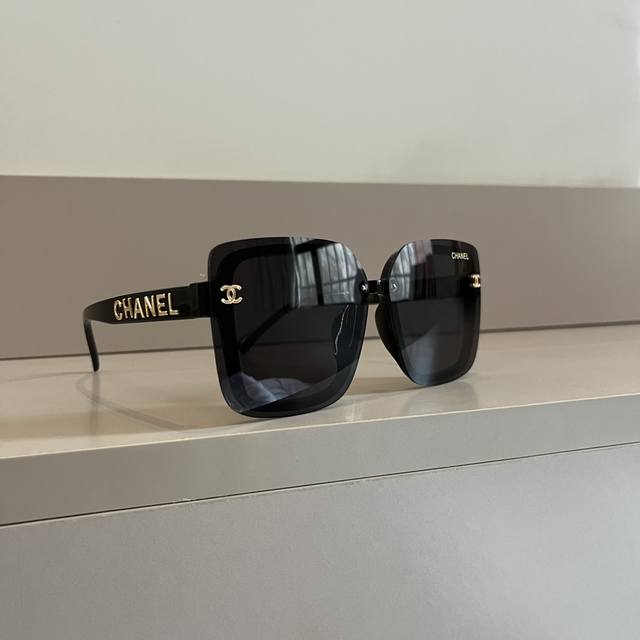 Chanel香奈儿网红爆款太阳镜 遮阳修饰脸型神器