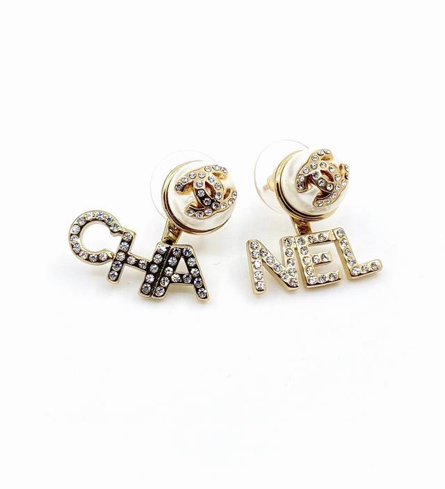 Chanel 新款字母耳环 一致zp黄铜材质
