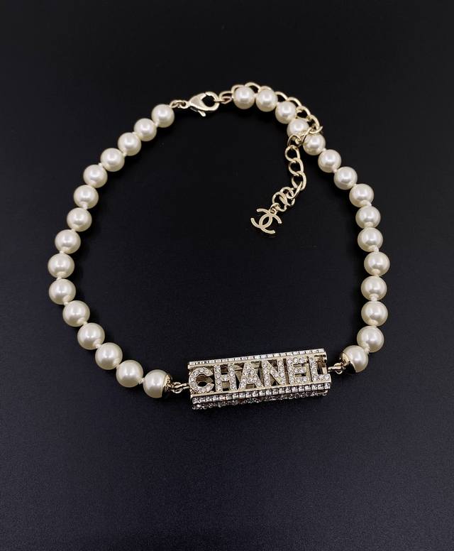 Ch*Nel 最新款字母珍珠项链 一致zp黄铜材质