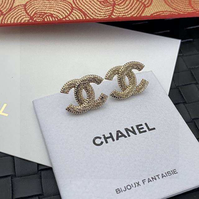 Chanel香奈儿 中古 耳钉小香家的款式真心无需多介绍每一款都超好看 精致大方 非常显气质.