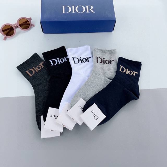 配包装 一盒5双 Dior 迪奥 新款中筒男袜 纯棉面料 潮人必备 爆款经典个性时尚百搭款 你值得拥有哦袜子 丝袜
