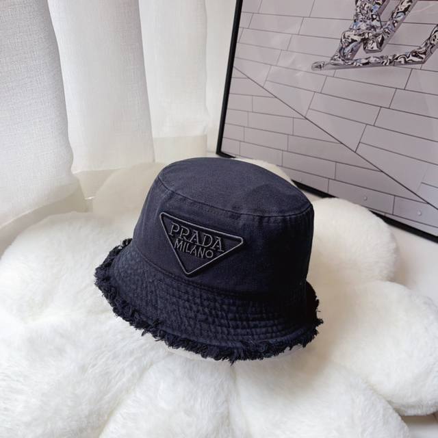 P家新款斜纹棉布渔夫帽 高品质棉布四季渔夫 帽型很a 小细节处理完美 实用日常百搭款 闭眼入