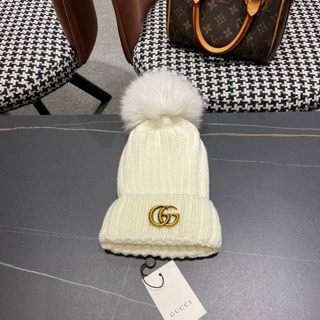 Gucci古奇 时尚法式羊毛狐狸毛球毛球帽子女冬季保暖针织帽潮条纹毛线帽