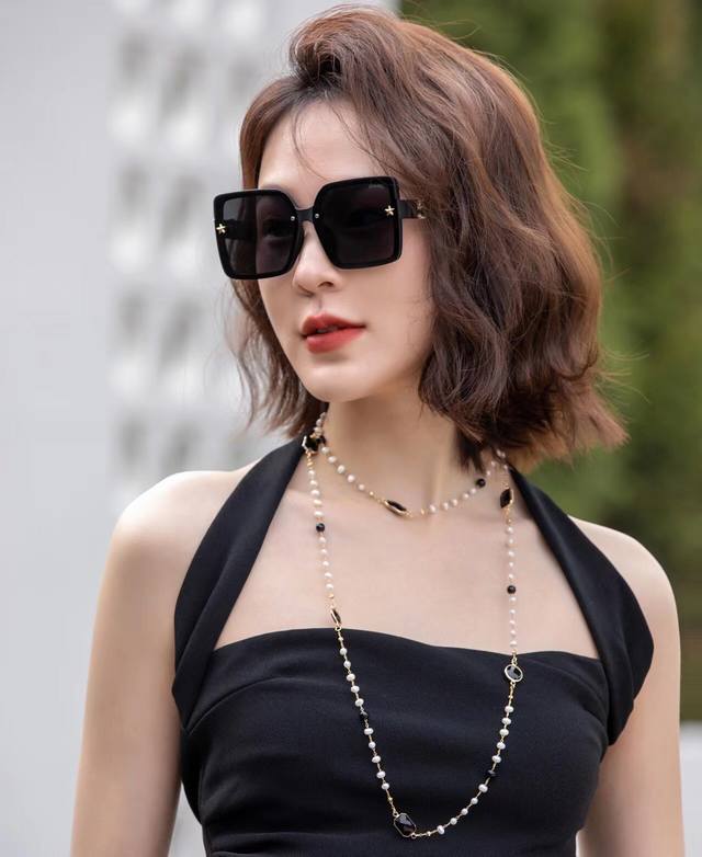 Chanel 香奈儿 2024新款潮流爆款 时尚方框太阳镜 佩戴舒适 网红潮款墨镜 女士高清加厚偏光太阳镜 高品质tr镜框 型号ch9851