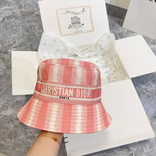配防尘袋 Dior迪奥 2024新款专柜同步渔夫帽 简约大气 大牌经典格纹 夏季新品