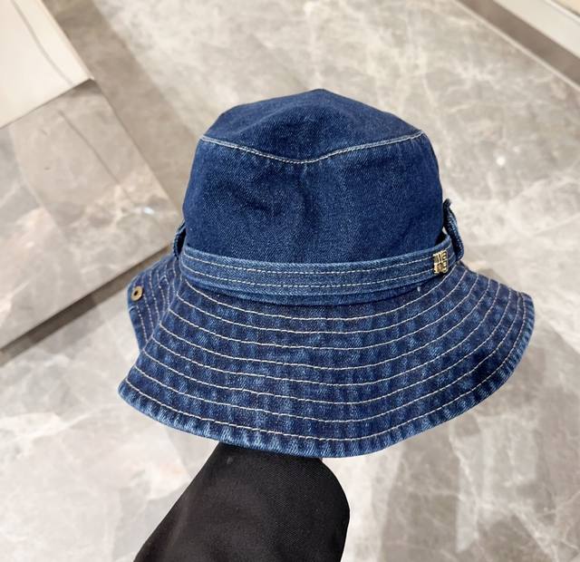 大王新款字渔夫帽 时尚炸街单品 时尚博主的最爱 高品质牛仔面料 舒适透气 小渔夫凹造型很好看
