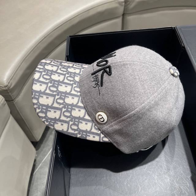 Dior迪奥 2023秋冬款官网同步发布 家棒球帽 整个帽子质感超级好 上头效果很nice 超级火爆 - 点击图像关闭