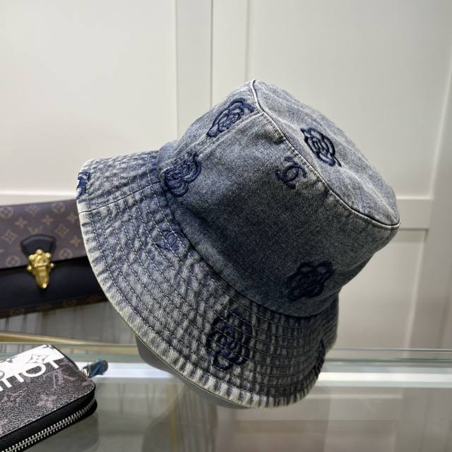 Chanel香奈儿 新款小香风简约渔夫帽 独特设计 时尚气质的一款