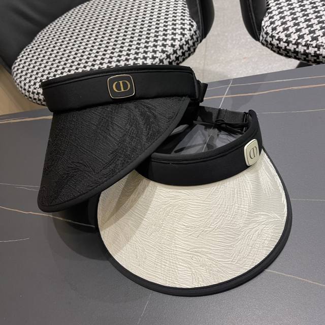 迪奥dior 2024早春最新款空顶帽 夏天必备单品 因为真的太好搭 夏天搭配清凉夏日风情真的超