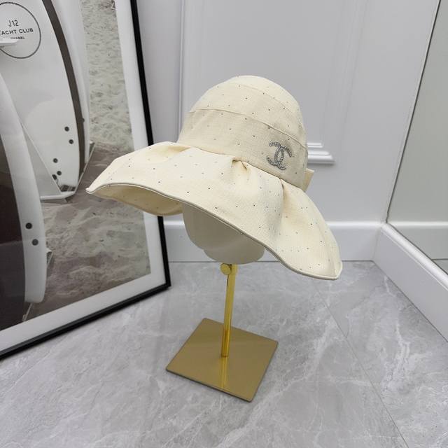 Chanel 轻奢水钻空顶帽 高级感拉满 防晒和颜值都在线 Blingbling的夏天 - 点击图像关闭