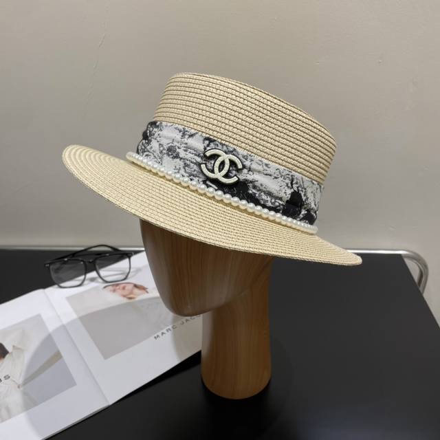 Chanel香奈儿 2024的新款草编遮阳平顶草帽帽沙滩风 简约大方 百搭单品 出街首选 新款帽型超美腻 新品上架