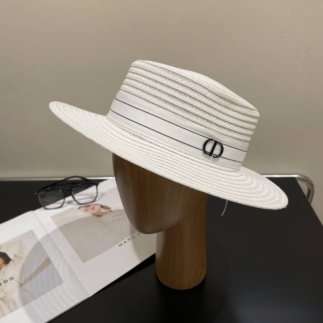 Dior迪奥 2024的新款草编遮阳草帽盆帽沙滩风 简约大方 百搭单品 出街首选 新款帽型超美腻 新品上架