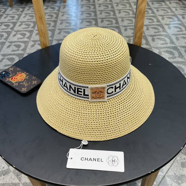 Chanel香奈儿2024新款草帽 高密度制作 一顶超级有品位的草帽了~出街首选 帽型超美腻颜色妥妥 轻便携带 小仙女人手必备 头围57Cm