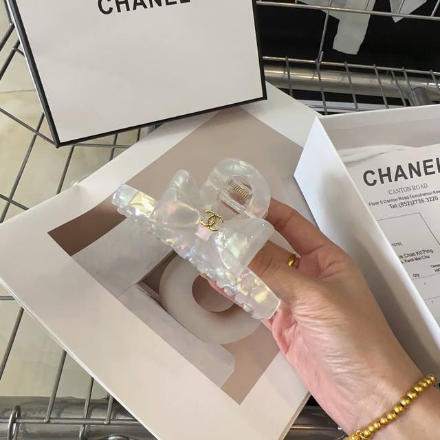 配包装盒 Chanel 香奈儿 最新款小香爆款抓夹 糖果系列 超级好看 名媛范儿十足 小仙女必备