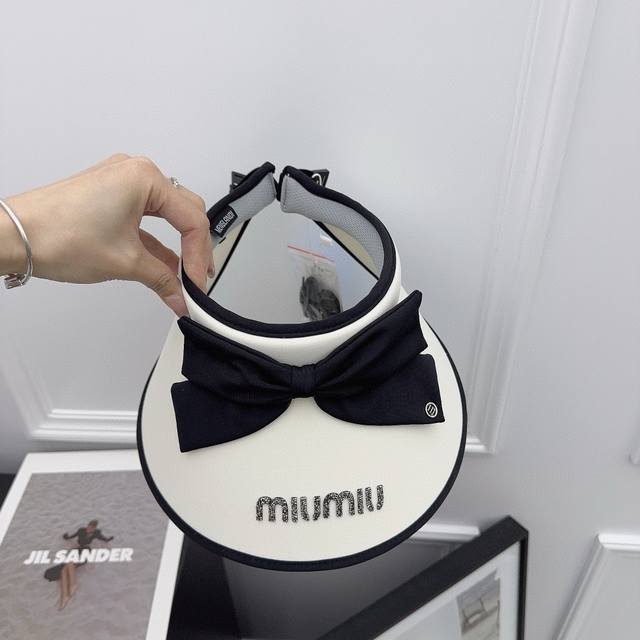 跑量 Miu 新款蝴蝶结空顶帽 升级版高品质 黑白配色百搭高级 - 点击图像关闭