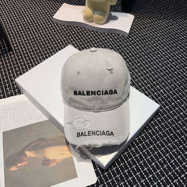 巴黎世家 Balenciaga 做旧牛仔棒球帽 水洗牛仔棒球帽做工非常可 遮脸效果非常好~水泥灰深得我心