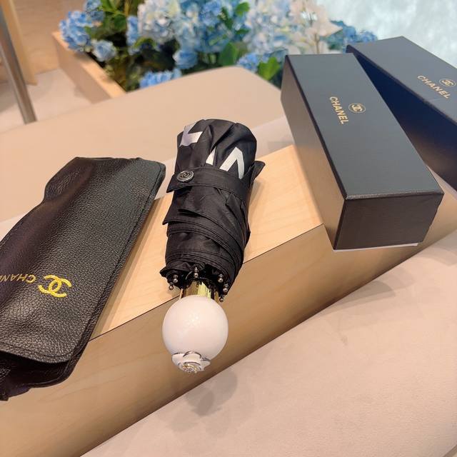 Chanel 香奈儿 珍珠手柄 五折手动折叠晴雨伞 选用台湾进口uv防紫外线伞布 原单代工级品质 2色