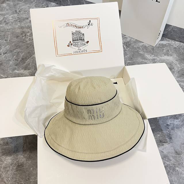 特p 配防尘袋 Miumiu缪缪 2024夏季新款亮丝遮阳帽空顶帽 防紫外线内里设计沙滩日常都能戴的一款