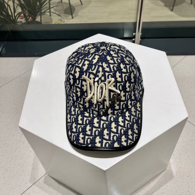 Dior 迪奥 新款原单棒球帽， 精致格调，很酷很时尚，专柜断货热门，质量超赞