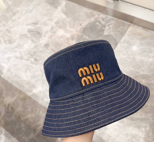 Miumiu 牛仔订单款刺绣渔夫帽，大牌款超好搭配，赶紧入手！