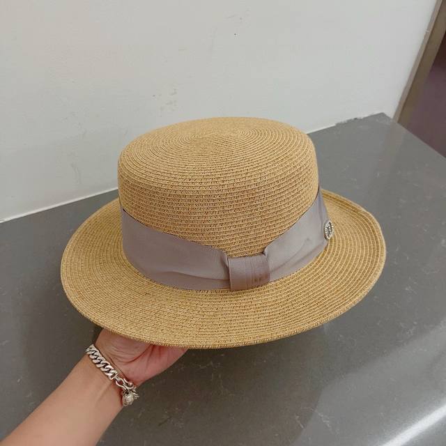 Dior迪奥平顶礼帽，高级感礼帽，贼百搭，三个色、头围57Cm