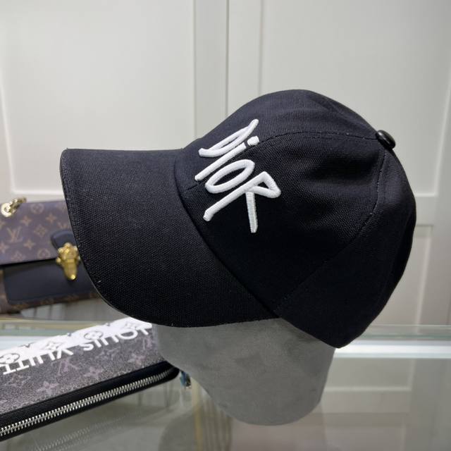 Dior迪奥 新款走量简约棒球帽，新款出货，大牌款超好搭配，赶紧入手！