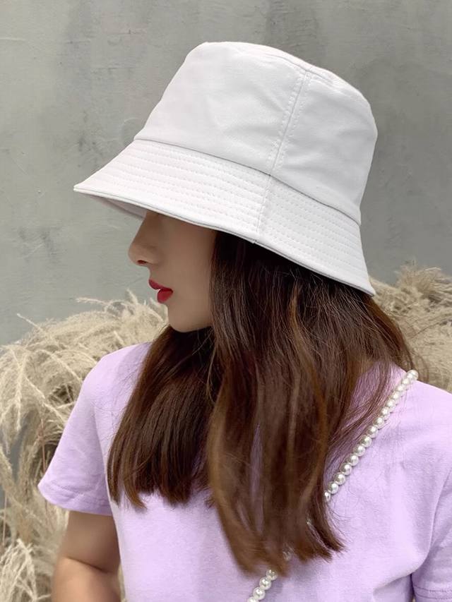 普拉达2024春夏新款水桶渔夫帽，简约甜美风，帽型很好，大脸型哦！出街必备