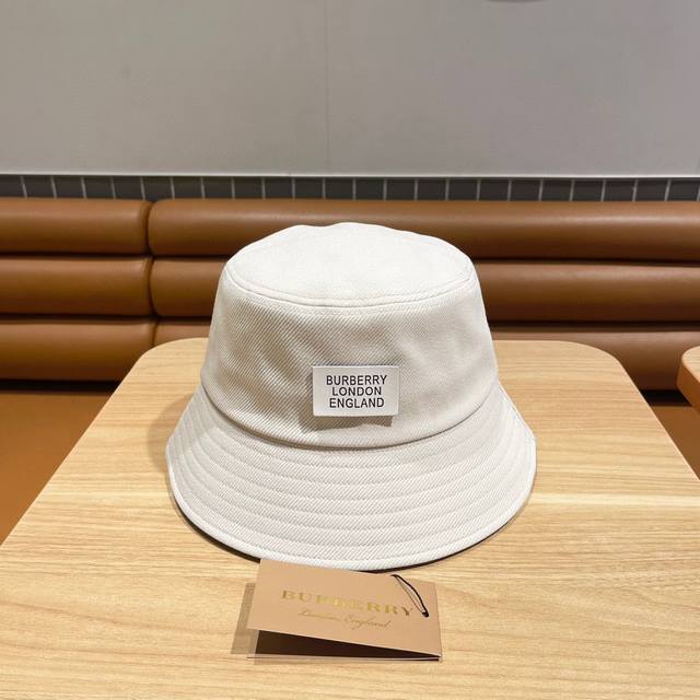 Burberry 巴宝莉 原单渔夫帽 专柜热卖款纯棉内里，轻盈透气。完美版型，原厂品质，独家实物拍摄，男女适用！