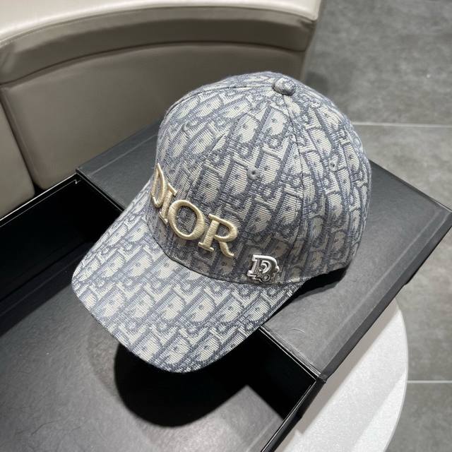 Dior 迪奥 春夏新款走量简约刺绣棒球帽，新款出货，大牌款超好搭配，赶紧入手！