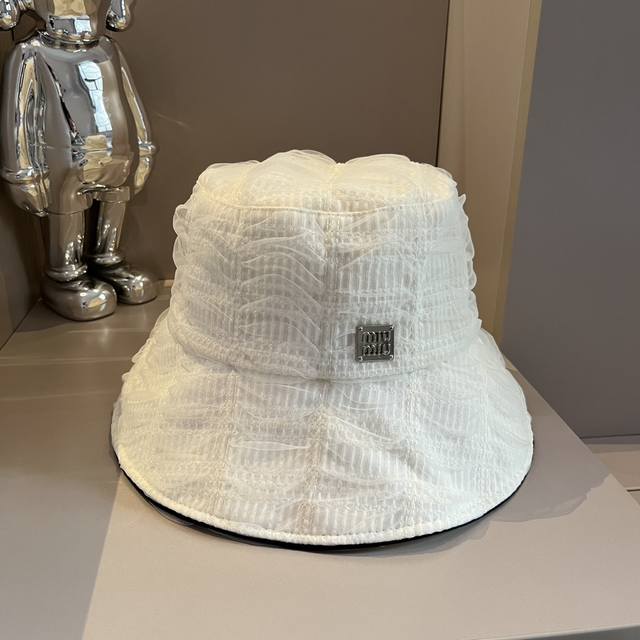 缪缪miumiu新款网纱遮阳帽，重工打造，欧根纱设计，头围57Cm