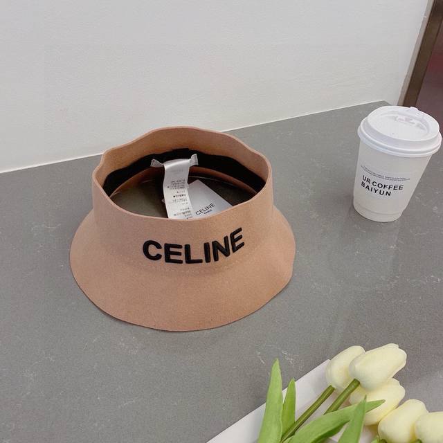 特批 ￥ Celine赛琳2022月秋款空顶遮阳帽，百分百羊毛%面料，控制的刺绣logo,内标齐全，三色