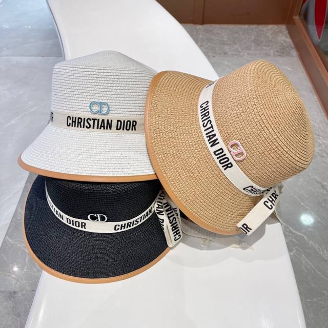 Dior迪奥 2023的新款草编遮阳草帽盆帽沙滩风，简约大方，百搭单品～出街首选，新款帽型超美腻，新品上架