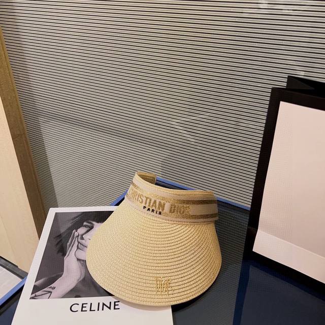 特 配防尘袋 Dior迪奥 2024夏季新款金丝织带爆款遮阳帽空顶帽，大牌出货，超方便！好搭！出街必
