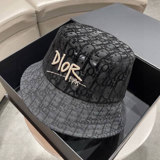 Dior迪奥 夏季新款专柜男女款遮阳渔夫帽，大牌出货，超方便！好搭！出街必备