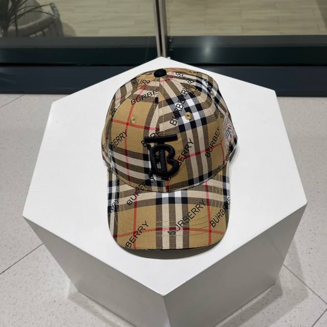 Burberry 巴宝莉 2023新款原单棒球帽 专柜热卖款纯棉内里，完美版型，原厂品质，独家实物拍摄，男女适用 - 点击图像关闭