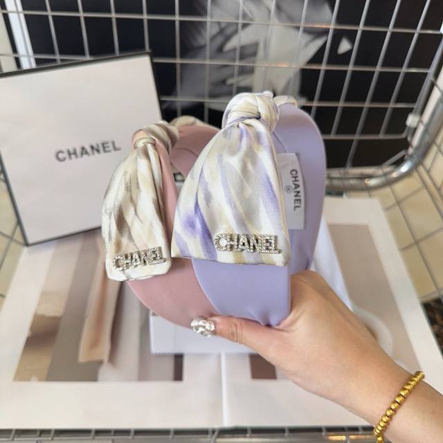 配包装盒 Chanel 香奈儿 最新爆款小香发箍，夏日小清新系列，超级好看！时尚潮品！小仙女必备