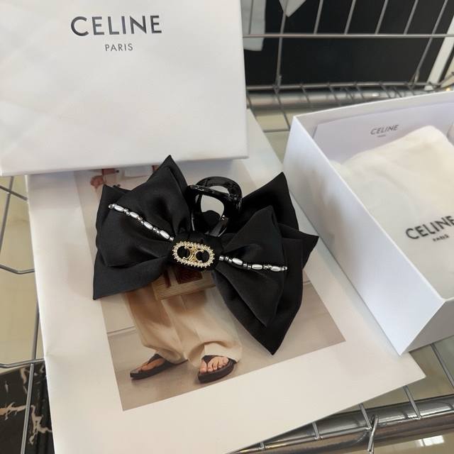 配包装盒 Celine 赛琳 凯旋门新款抓夹，精致舒适，非常时尚百搭！女神必备单品