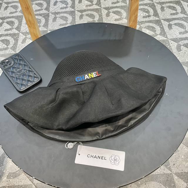 Chanel香奈儿 2024新款大沿遮阳渔夫帽～简约大气遮阳效果一绝、随意折叠都不会变形