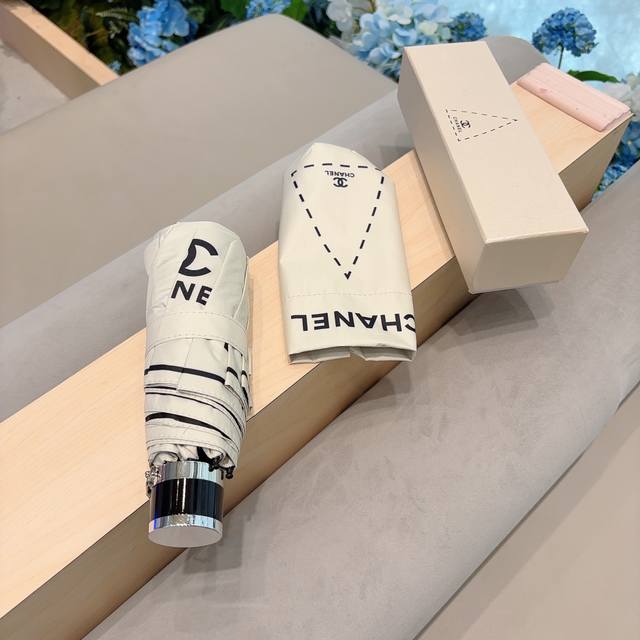特批 Chanel 香奈儿 五折手动折叠晴雨伞 选用台湾进口uv防紫外线伞布 原单代工级品质 2色